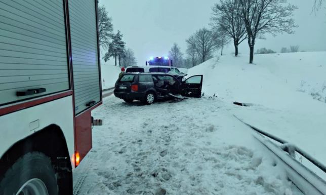 zderzenie dwóch pojazdów na trasie Pomorze - Giby w powiecie sejneńskim