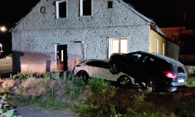 Ponad trzy promile alkoholu w organizmie miał kierowca forda