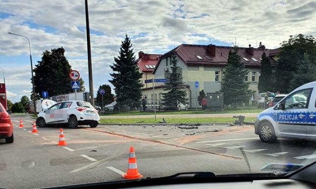 Zderzenie na skrzyżowaniu Utraty z Waryńskiego w Suwałkach