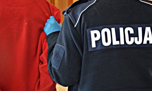 Dwóch mężczyzn okradło w Suwałkach 55-latka