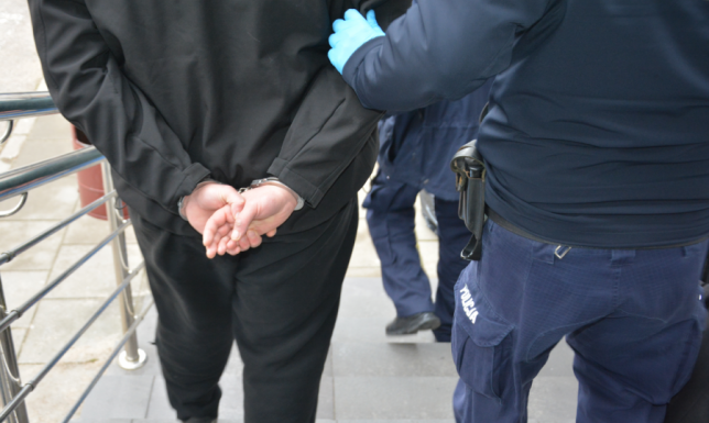 29-letni mężczyzna ukradł hulajnogę, rower oraz jedenaście perfum