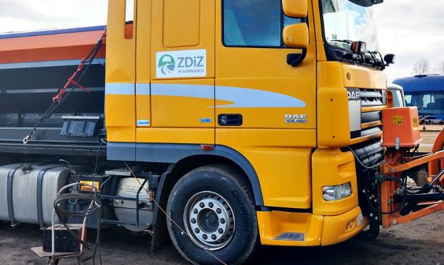  warunki na drogach i chodnikach mogą wciąż być trudne