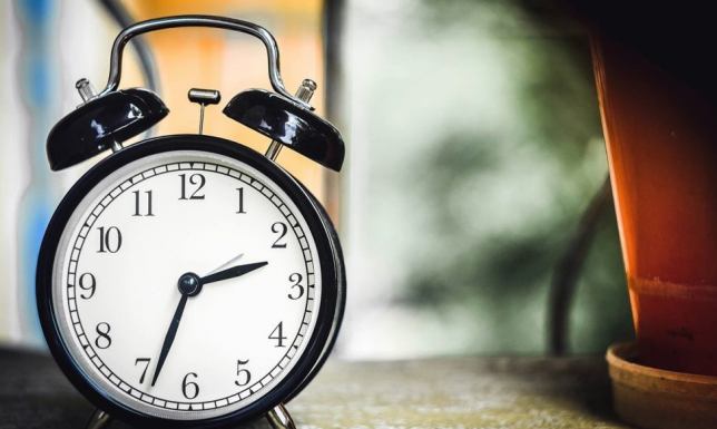 W weekend przestawiamy zegarki Zmiana czasu z letniego na zimowy