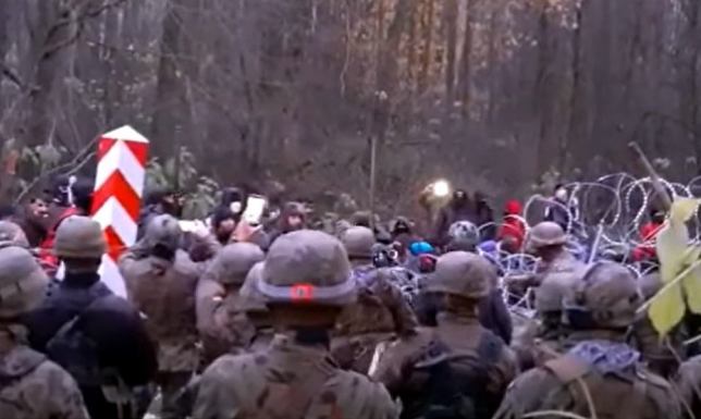 siłowa próba przedarcia się migrantów z Białorusi na stronę polską