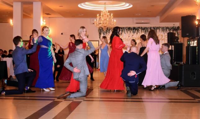 uczniowie Zespołu Szkół nr 6 im. Karola Brzostowskiego w Suwałkach