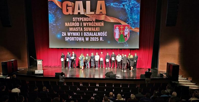 władze miasta wręczyły finansowe stypendia sportowcom