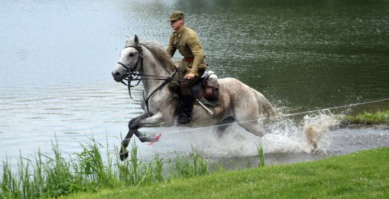 Zawody i pokazy sprawności kawaleryjskiej  w Suwałkach
