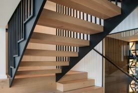 Od stanu surowego po gotowe stopnie. Jak dopasować konstrukcję schodów do budynku