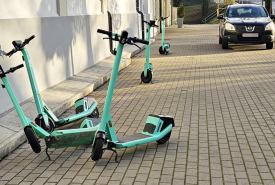 wprowadzenie fizycznych stref parkowania hulajnóg w mieście