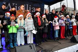 Wspólne kolędowanie, opłatek, świąteczne życzenia i wigilijny poczęstunek