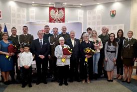 przyznano jedno złote oraz dwa srebrne odznaczenia