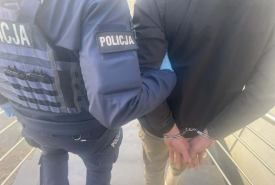 Stwierdził, że jest pijany i prosił o zabranie na komendę