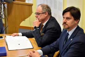 na żadne z pytań skierowanych przez 15 radnych odpowiedź dziś nie padła