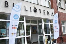 WAKACJE 2025 W BIBLIOTECE – UL. EMILII PLATER 33A (SMYKAŁKA)