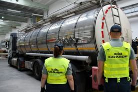 Transport ponad 30 tys. litrów paliwa zatrzymali pod Suwałkami funkcjonariusze