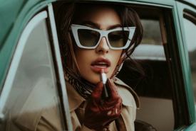 Zmysłowe usta wymagają nie tylko pomadki! Sprawdź, co jeszcze warto mieć w kosmetyczce!