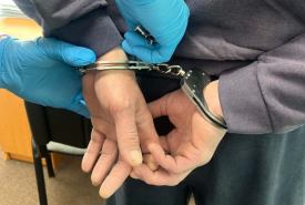 Policjanci zatrzymali 47-latka, który znęcał się nad swoją partnerką