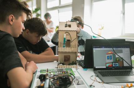 „SLL-Green+ to czteroletni program dla techników i szkół zawodowych
