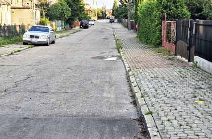 opracowanie dokumentacji projektowej oraz przebudowę ulicy Zastawie