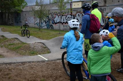 Miłośnicy dwóch kółek licznie pojawili się w sobotę (09.05) na Bike Parku