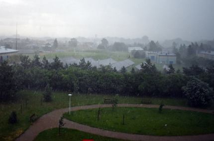 Lokalnie może wystąpić również grad.
