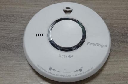 alarm czujki tlenku węgla zaalarmował domowników