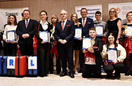 Statuetki i upominki otrzymali wyróżniający się wolontariusze