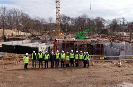 budowa Mediateki w rozwidleniu ulic Reja i Pułaskiego