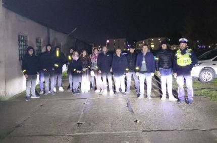 Odblaskowy eksperyment studentów i suwalskiej policji