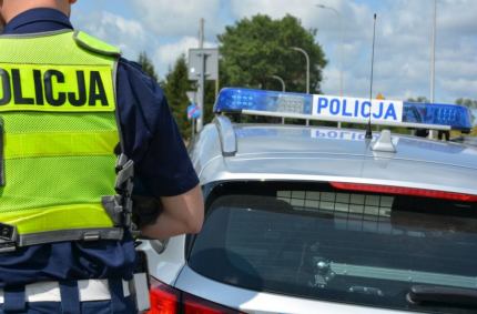 policjanci z suwalskiej drogówki badali trzeźwość kierowców