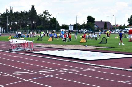 udostępnienie boiska piłkarskiego na stadionie lekkoatletycznym mieszkańcom