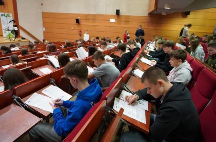 Niemal 160 uczniów szkół średnich z województwa podlaskiego