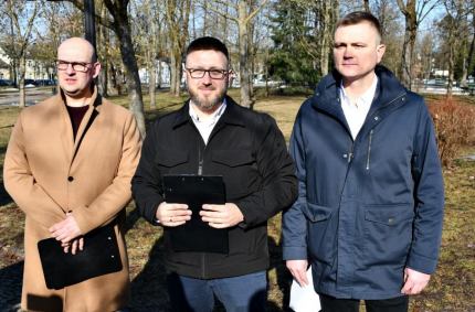 Członkowie Ruchu Narodowego z Suwałk przygotowali wniosek do prezydenta