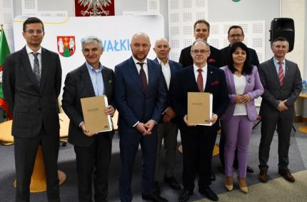 wykorzystanie nowoczesnych technik cyfrowych do zarządzania MOF