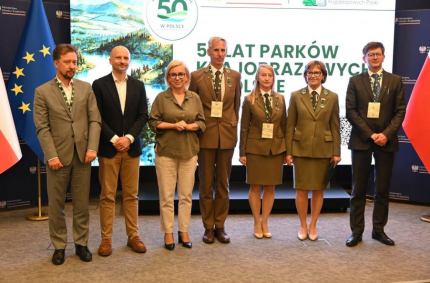 Odznaka Za Zasługi dla Ochrony Środowiska i Klimatu"