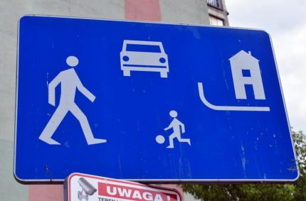 zasady wyznaczania tzw. stref zamieszkania w mieście