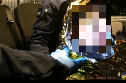 zgłaszający mówił, że leży i nie potrafi powiedzieć gdzie się znajduje. 