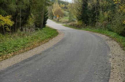 Zakończono remonty dwóch odcinków dróg powiatowych 