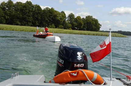 pomogli turystom na jeziorze Wigry