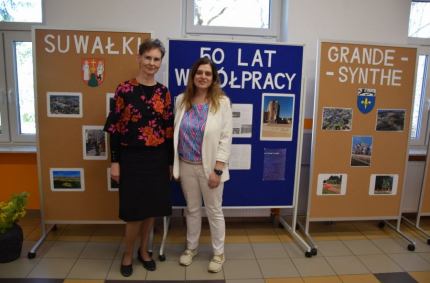Ekspozycja została przygotowana przez nauczycielki języka francuskiego