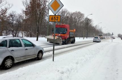 doszło do kolizji z udziałem pojazdu zimowego utrzymania